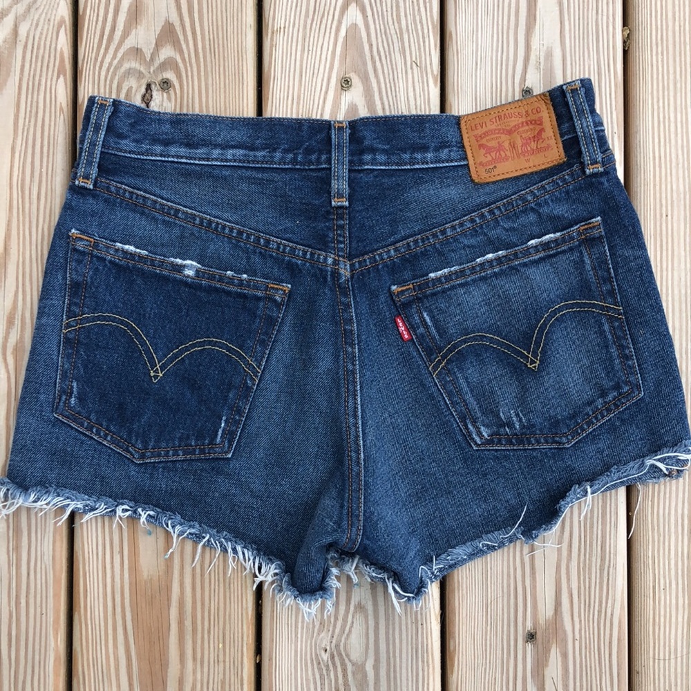 LIKE NEW! Levis 501 Cutoff Jean Shorts